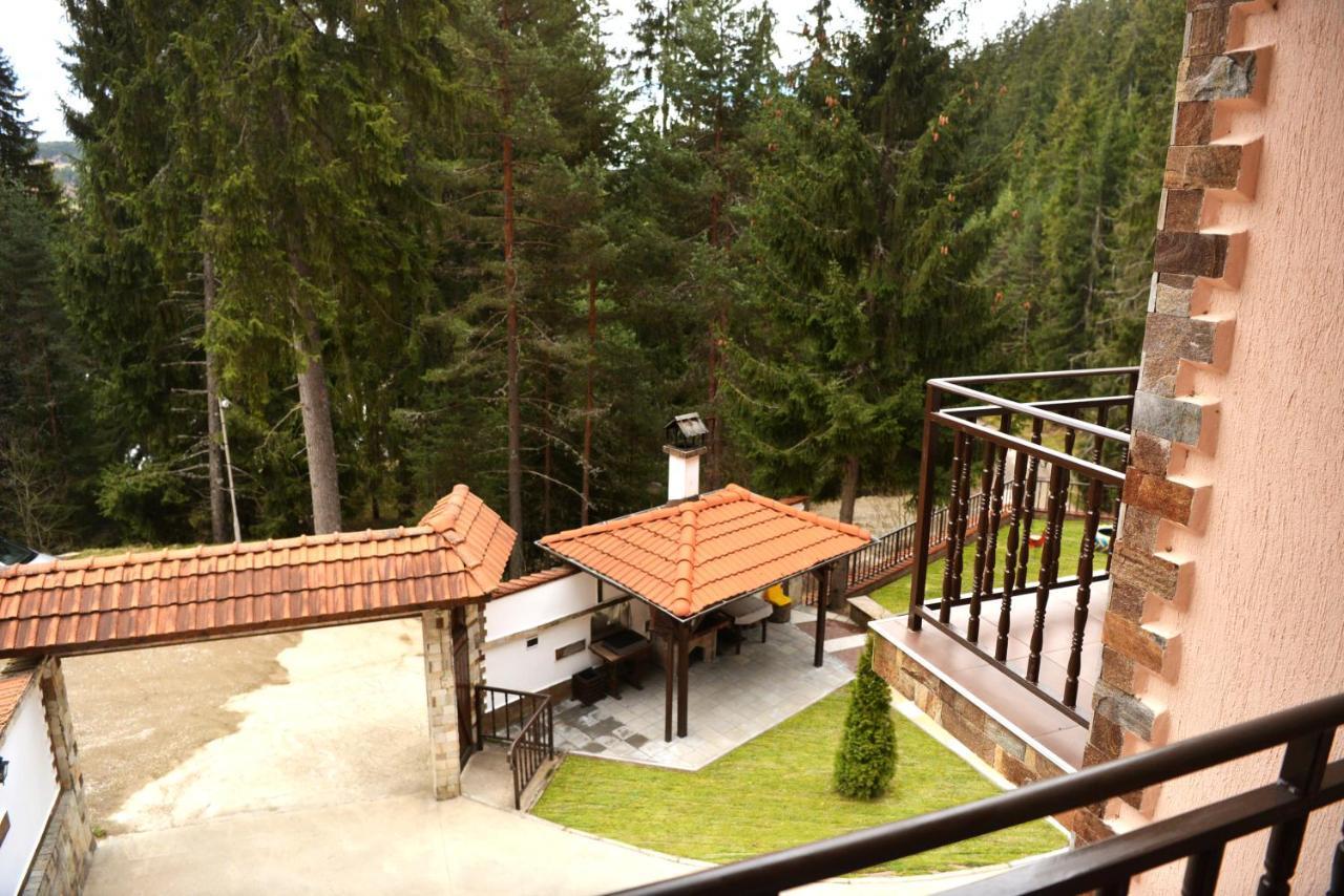 Ивелия Къща За Гости Dospat Exteriör bild